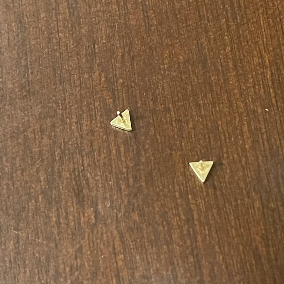 (SOLD) ⭐️BVLA Triangle bent end yellow (ONE) - Picture 9 of 9